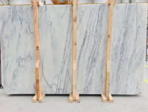 صقل الرخام ومعالجة سطحه لإبراز الجمال الطبيعي