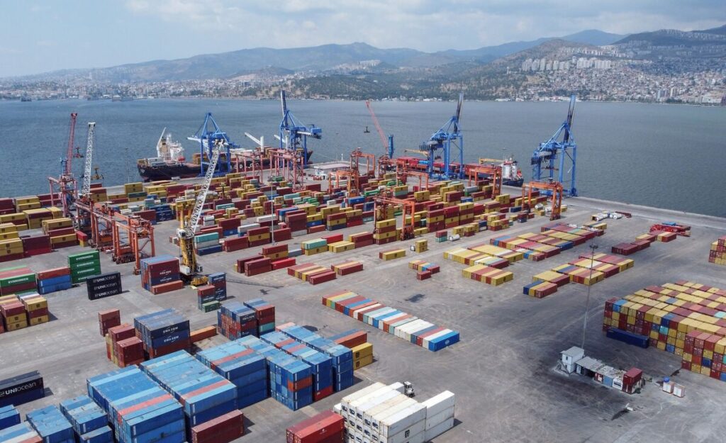 ميناء أزمير لتصدير الرخام التركي